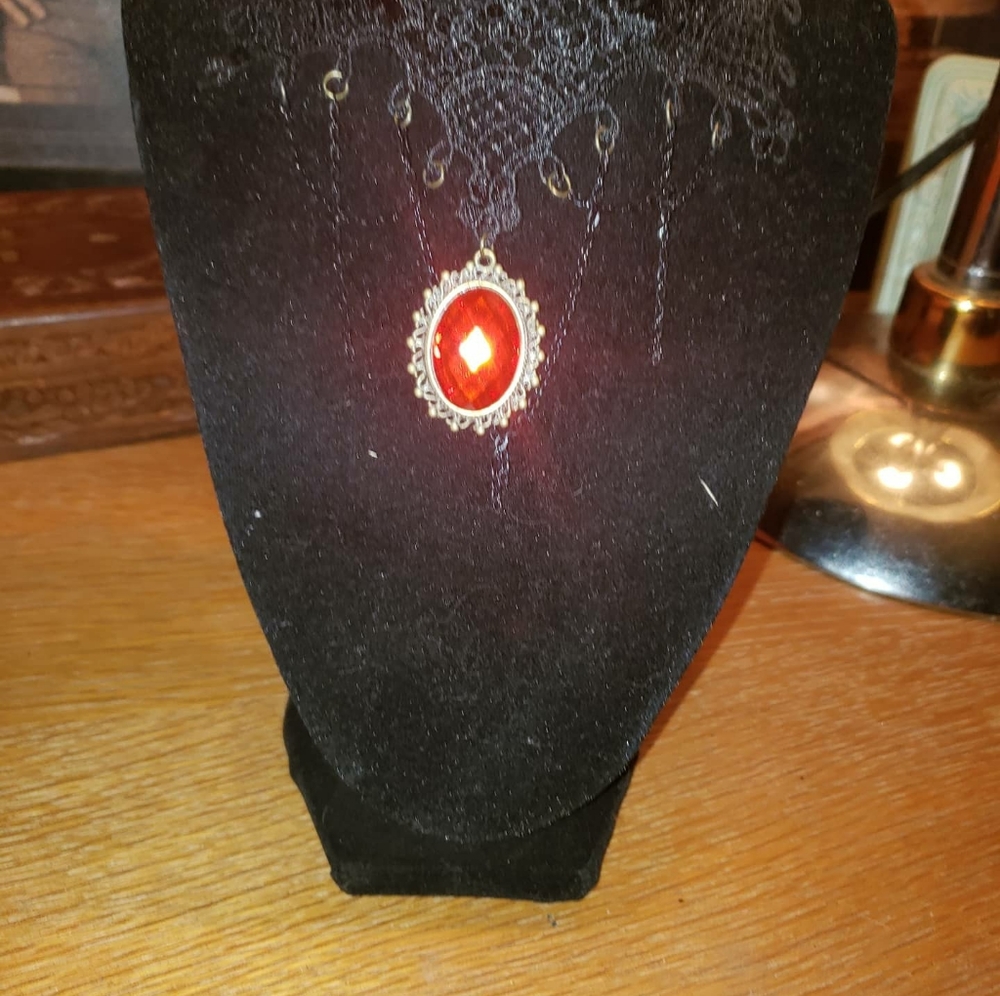 Chocker - Picture 3 of 3